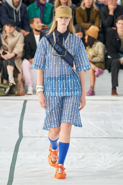Look 22